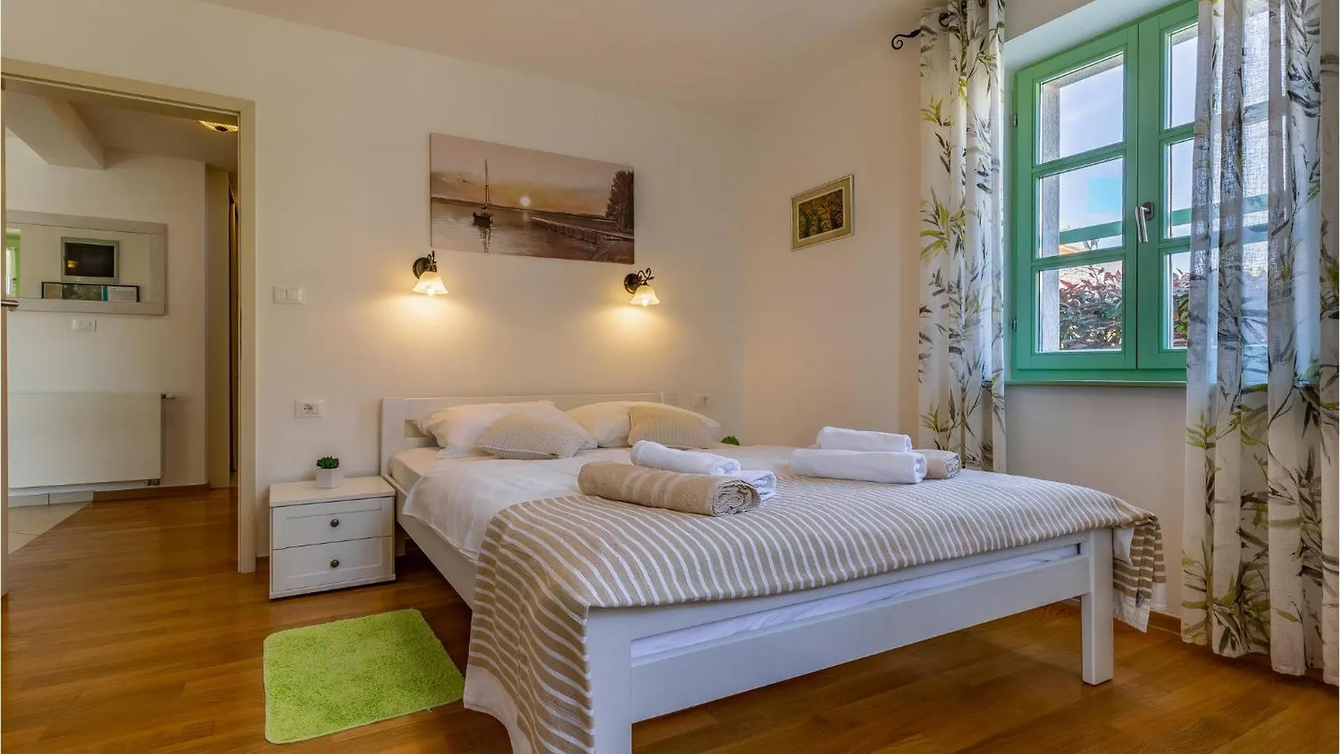 Nice Home In Liznjan With Outdoor Swimming Pool 0*,